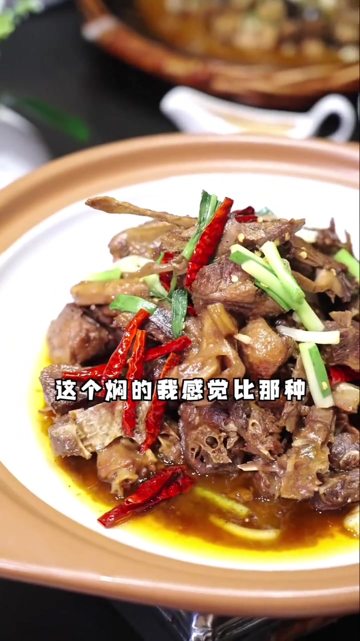 一家很有烟火气的土菜馆，环境装修也是嘎嘎地