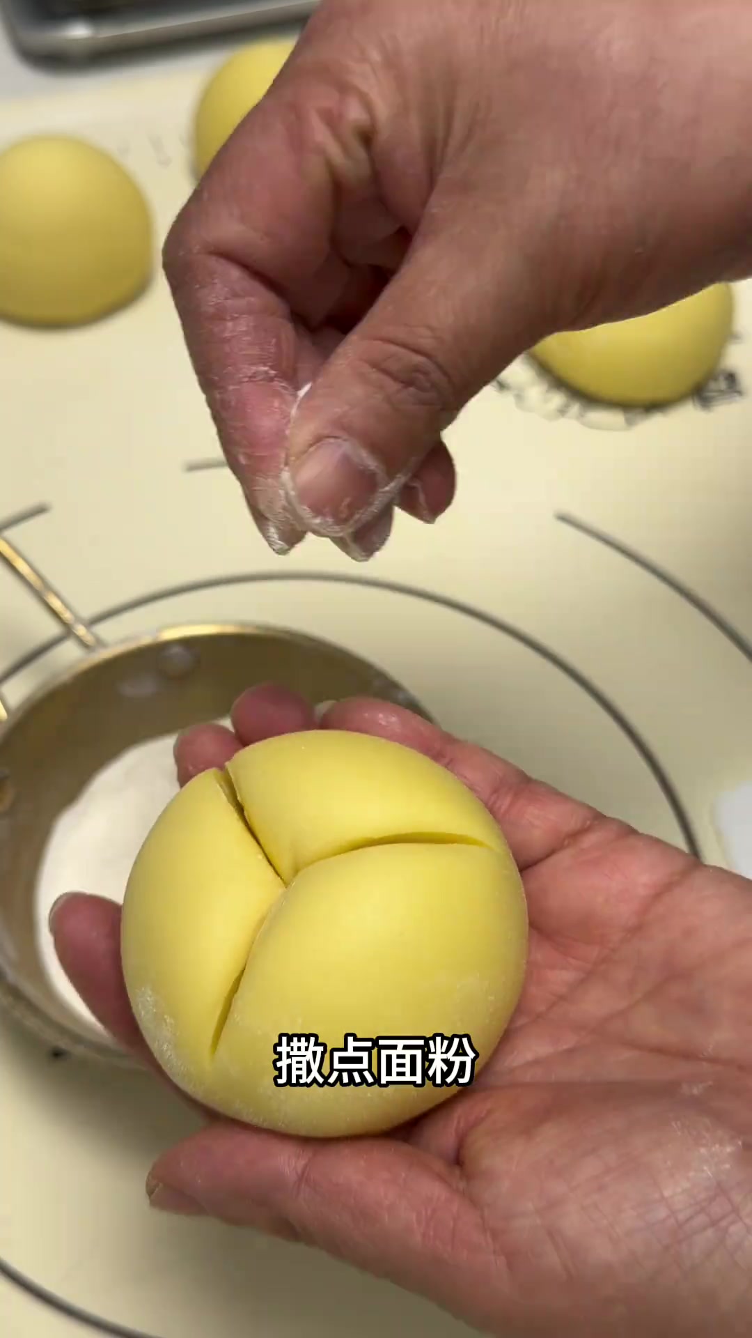 过年蒸一锅开花馒头,寓意吉祥又美味!