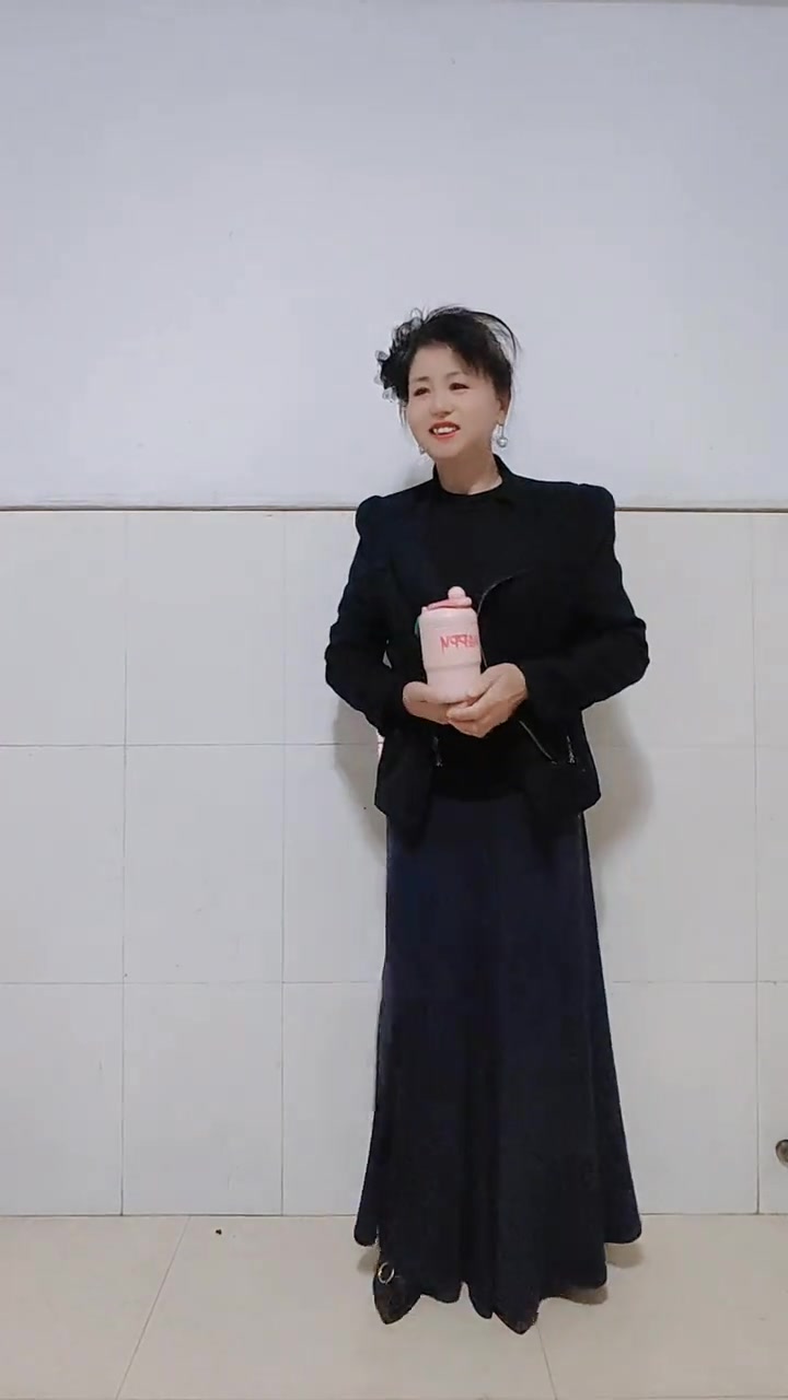 我靠，咋天输掉一件波司登羽绒服，今日去不去，在思考！哈哈