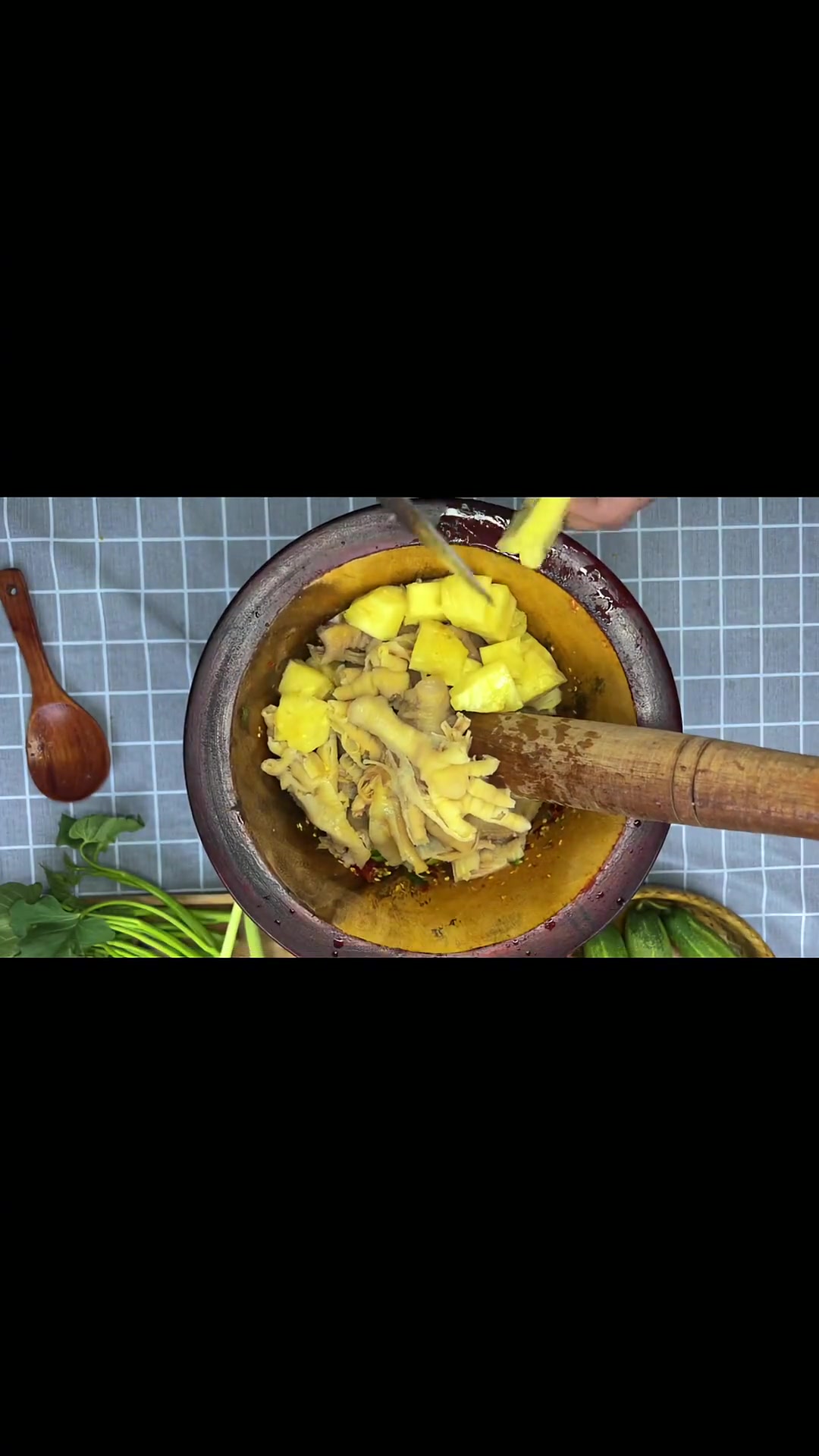 教你做泰式菠萝舂鸡脚，吃过吗？