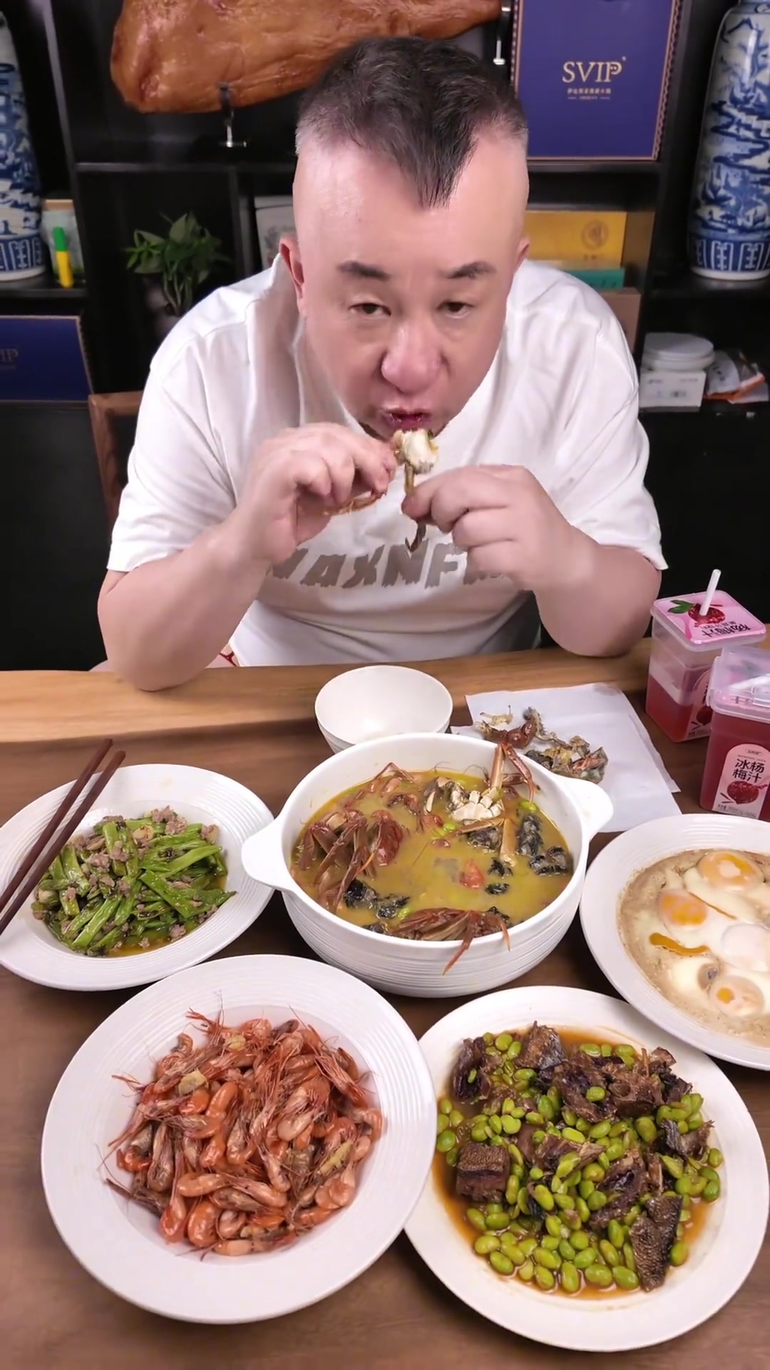 晚餐很丰富，一个人吃太寂寞