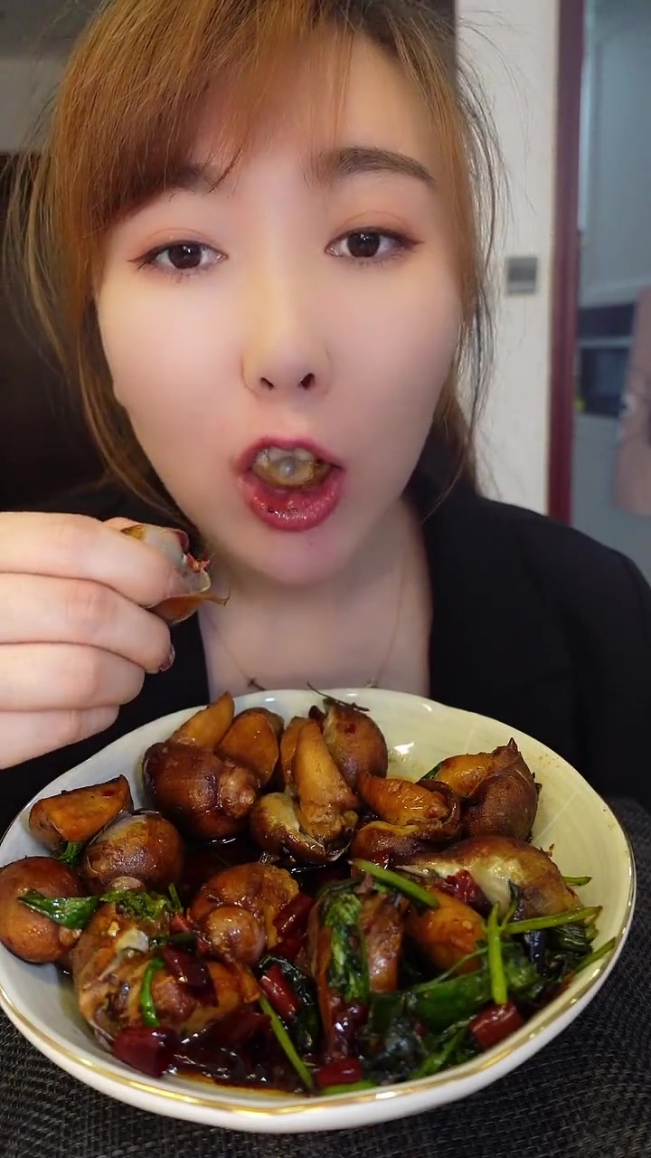 麻辣海鲜盛宴，老婆脚与假鲍鱼的美味碰撞！