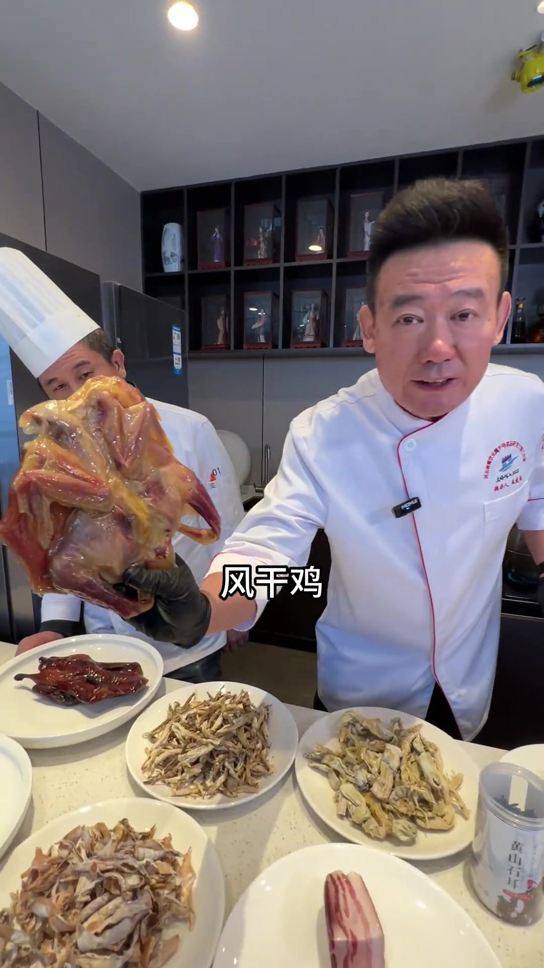 教大家做一桌子年夜菜，持续关注！