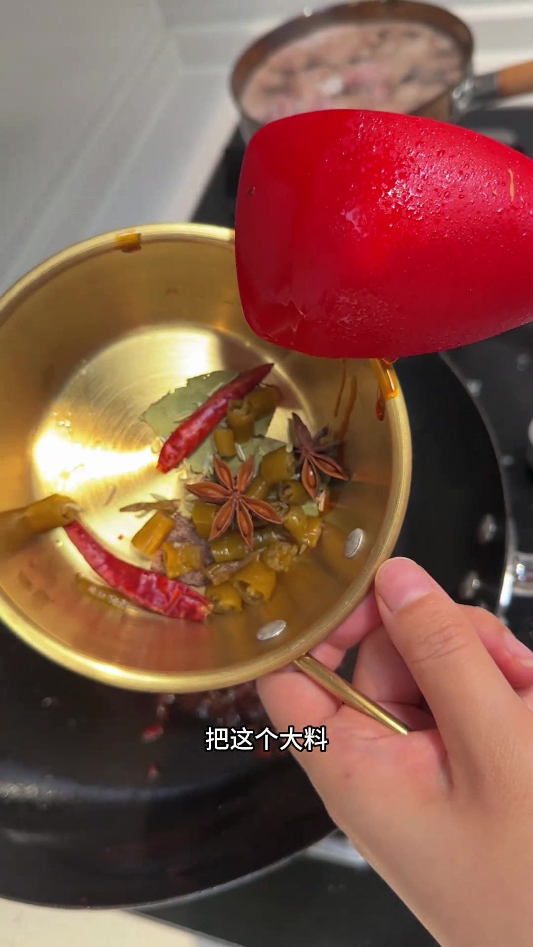 晚餐：酸菜烧牛肉，肉沫水蒸蛋