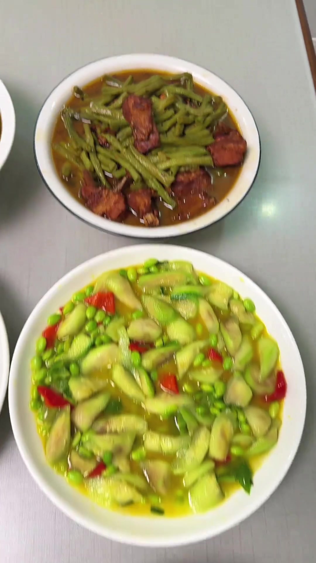 家常菜食材搭配推荐：清炒菠菜、韭菜苔、酸菜鱼、豆角、丝瓜、番茄汤