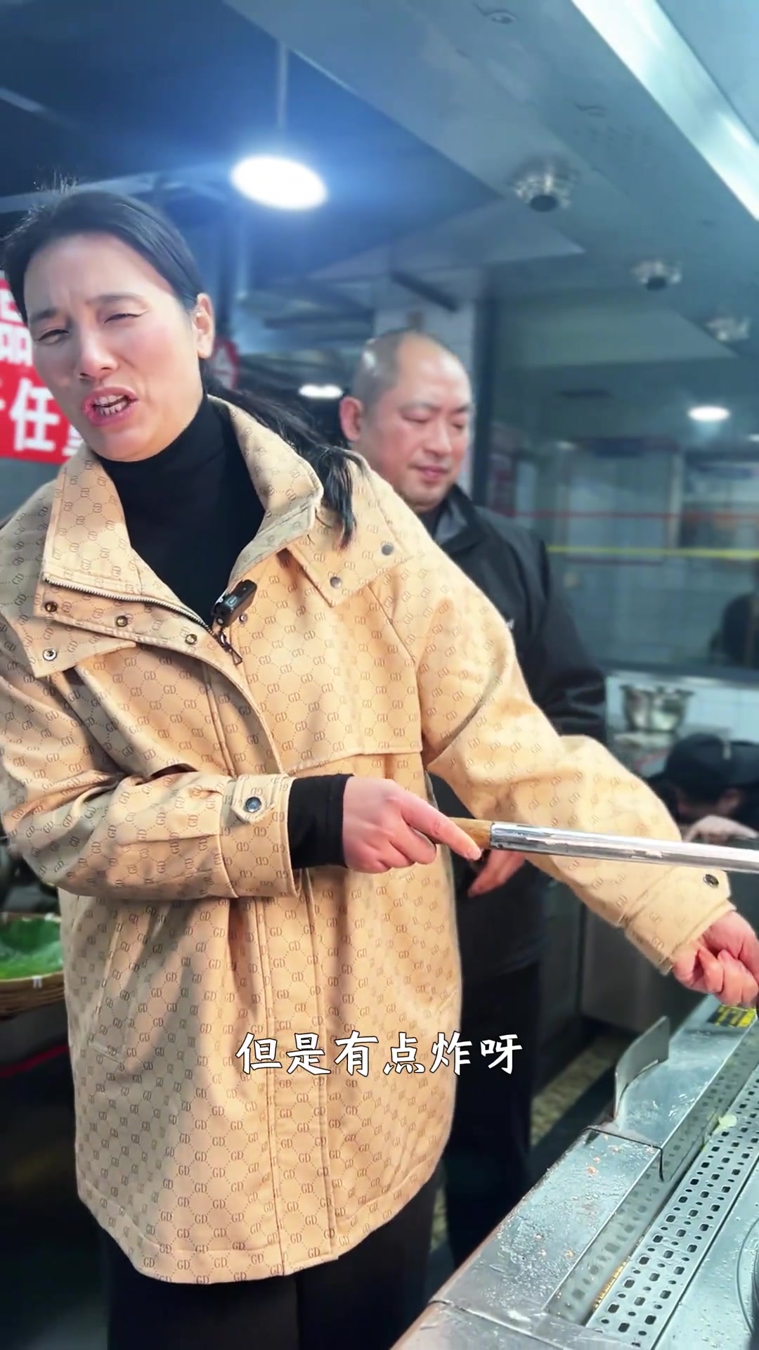 用心熬煮的鱼籽鱼泡火锅