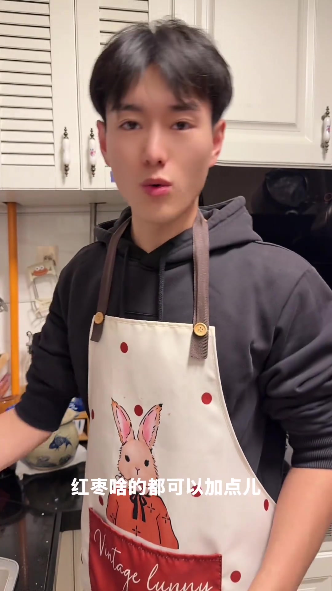 青年创作者教你炖玉米排骨汤