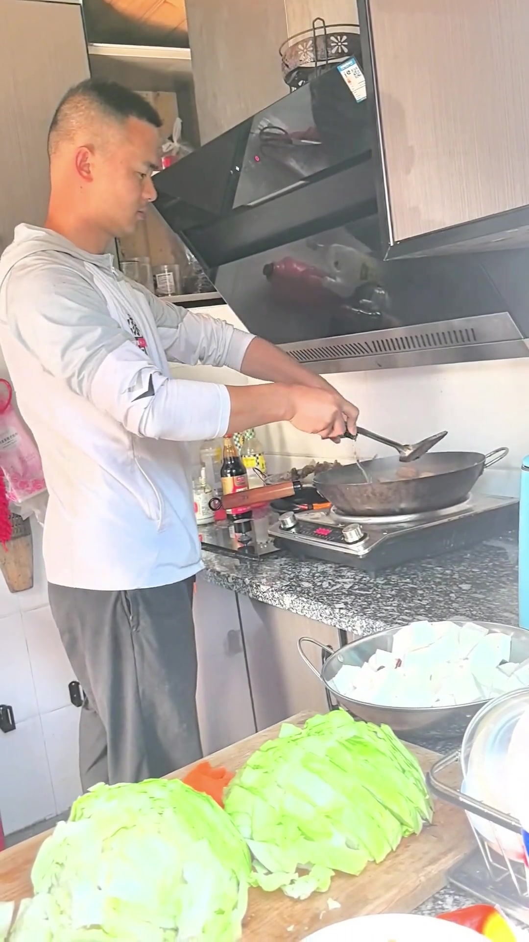 人间烟火气，家常菜不用雕花摆盘，一小时搞定
