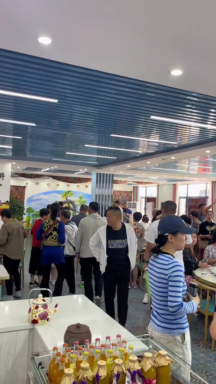 同城正宗新疆美食，奔跑的肉饼子人气爆棚