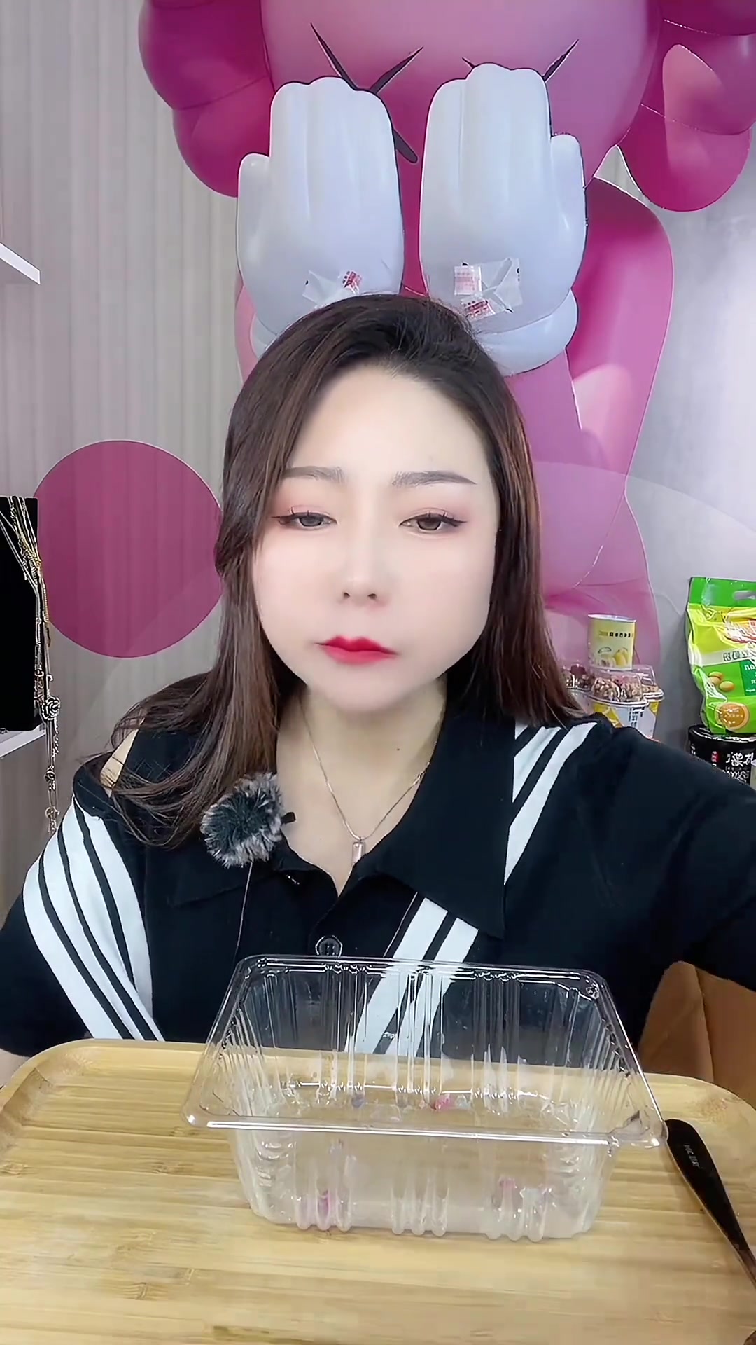 一口吃掉夹心泡芙，脆皮冰爽，咀嚼声超治愈！