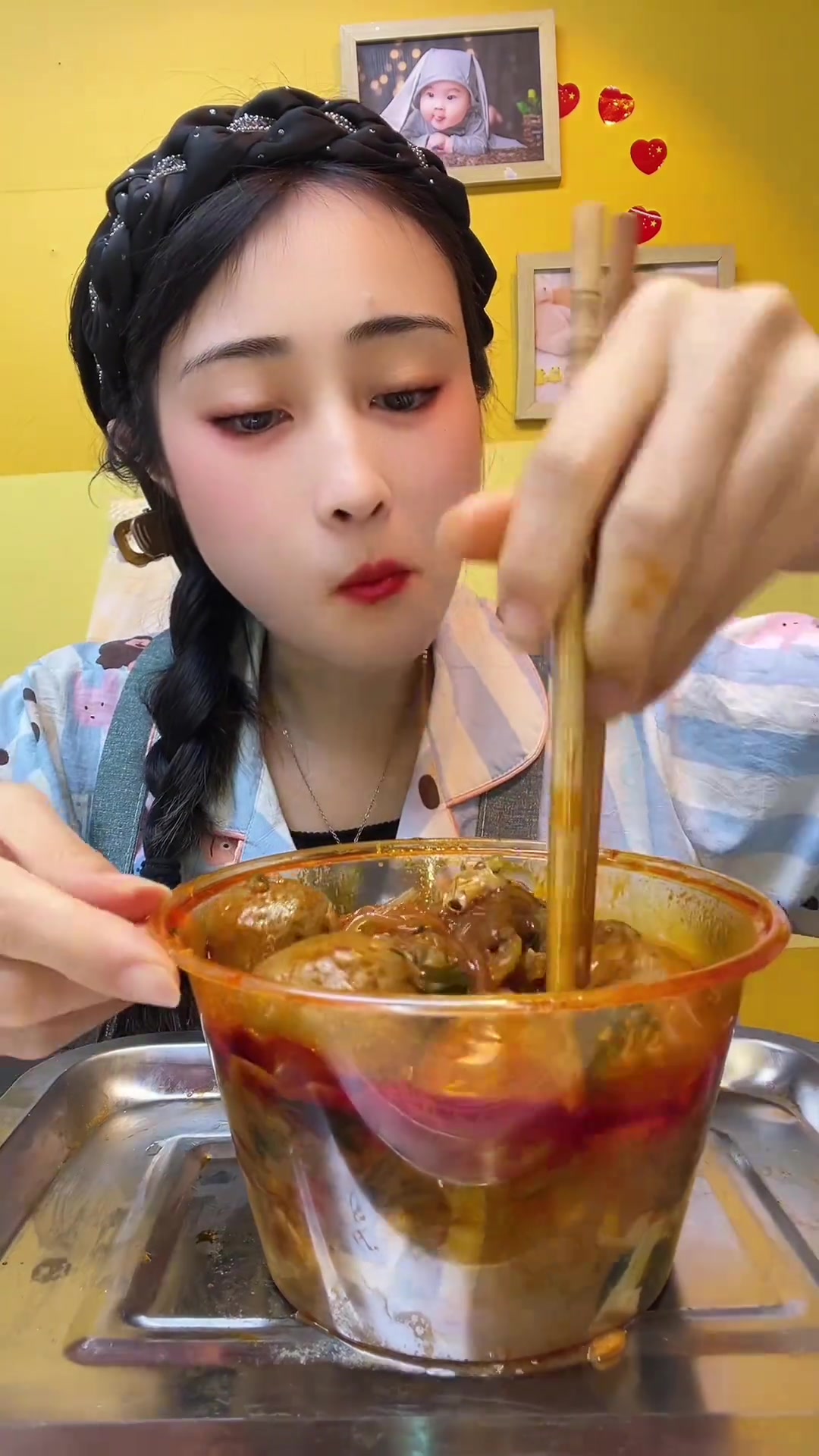 姐妹们晚上好，麻辣烫来了，太香了吧