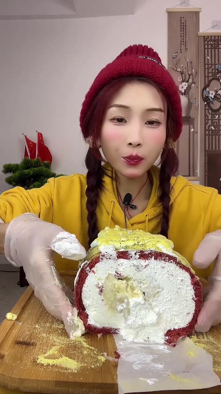 芝士榴莲蛋糕卷，咸香梅干菜肉馅黄山烧饼