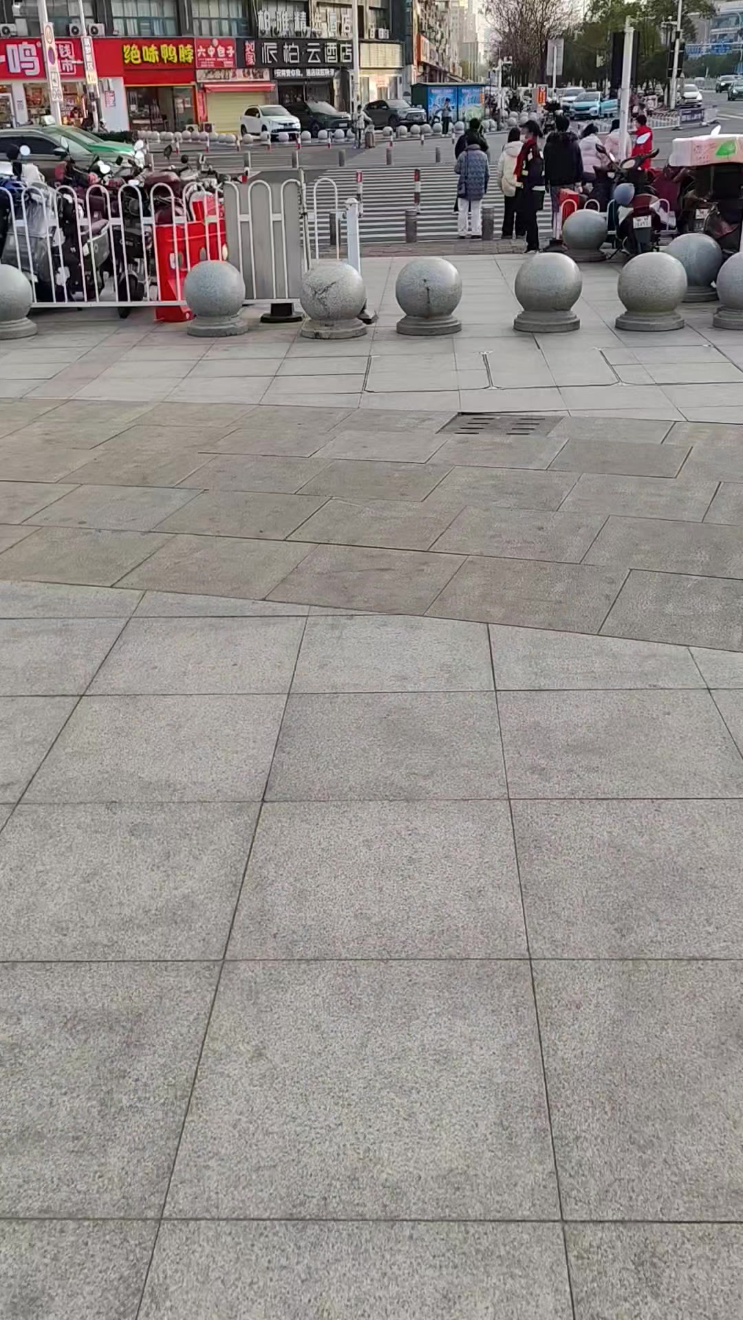 努力跑了大半天外卖终于舍得买了半只烤鸭带回家啦