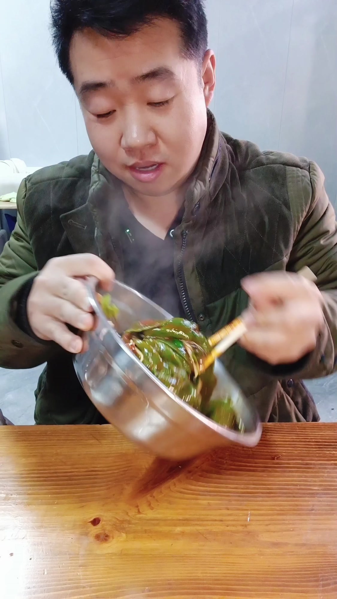 西安地区很有特色的两种面食 菠菜手擀面和扯面#沉浸式吃播体验##陕西美食##西安美食##手