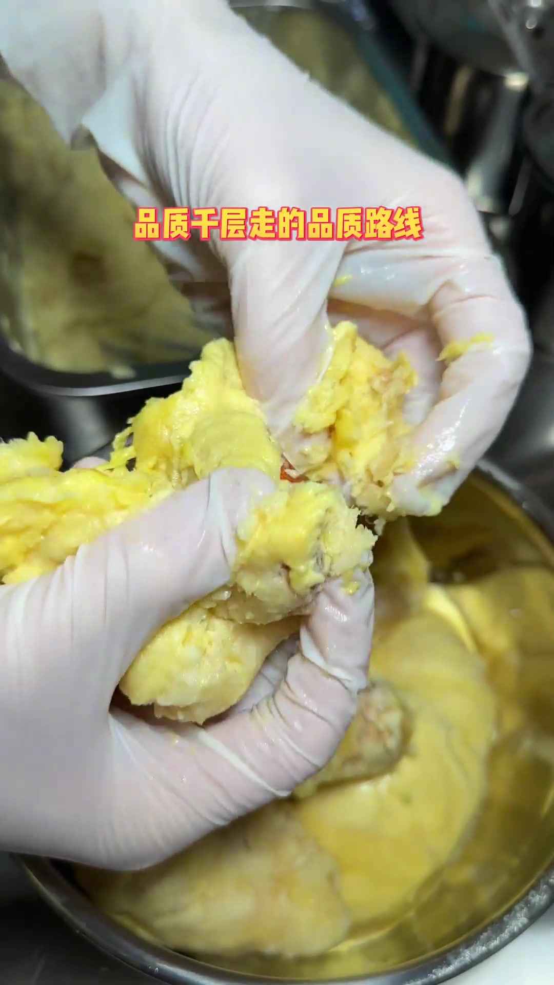 满级的榴莲千层蛋糕，咬一口就感觉在吃一整个榴莲