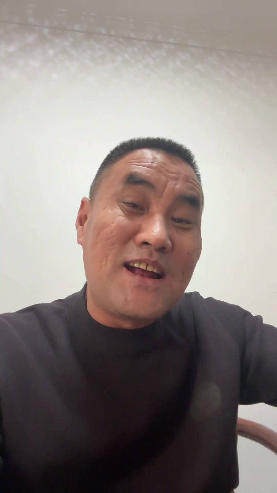 围炉话家常,灯火共团圆