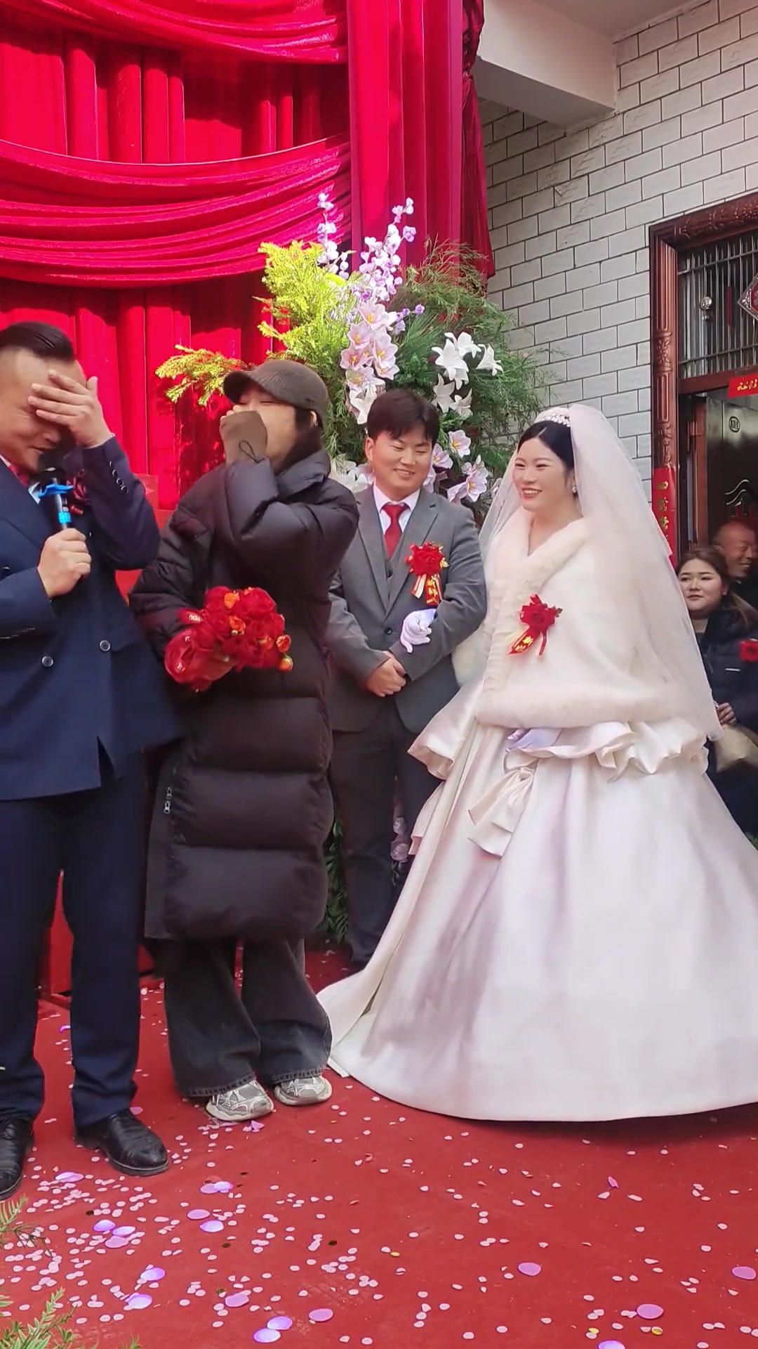 讨厌！你结婚找我干嘛？别来打扰我生活！