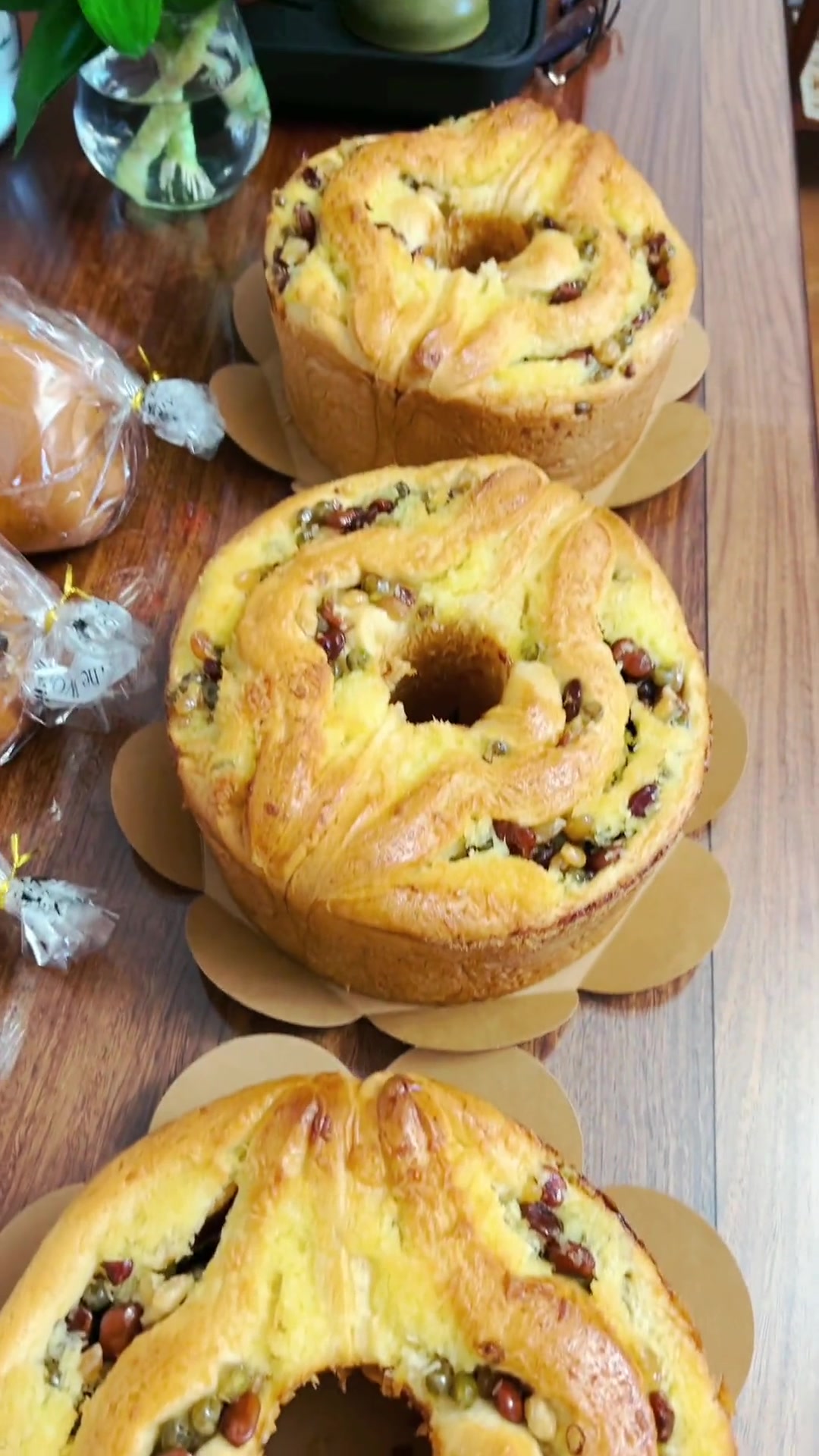 记得吃早餐，面包