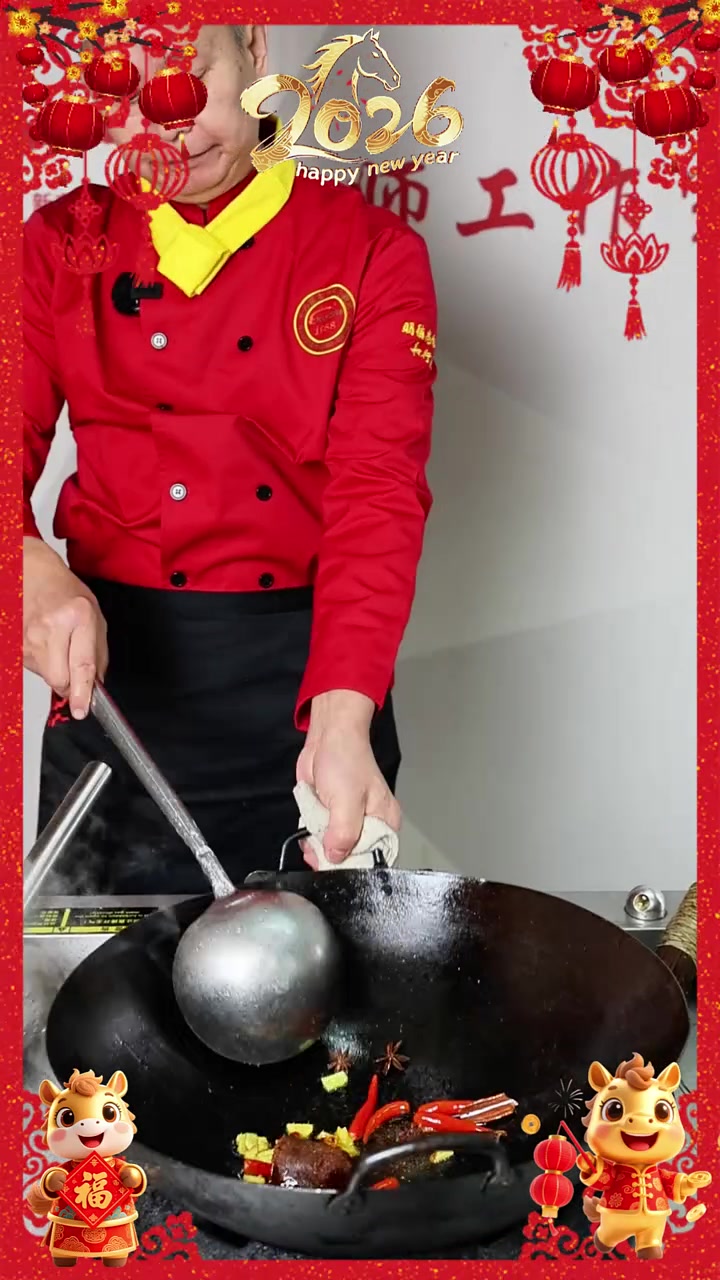 马年迎春喜相伴 新东方教你做年夜饭「牛肉钵子」香辣入味,越炖越香!年夜饭硬菜,暖心又暖