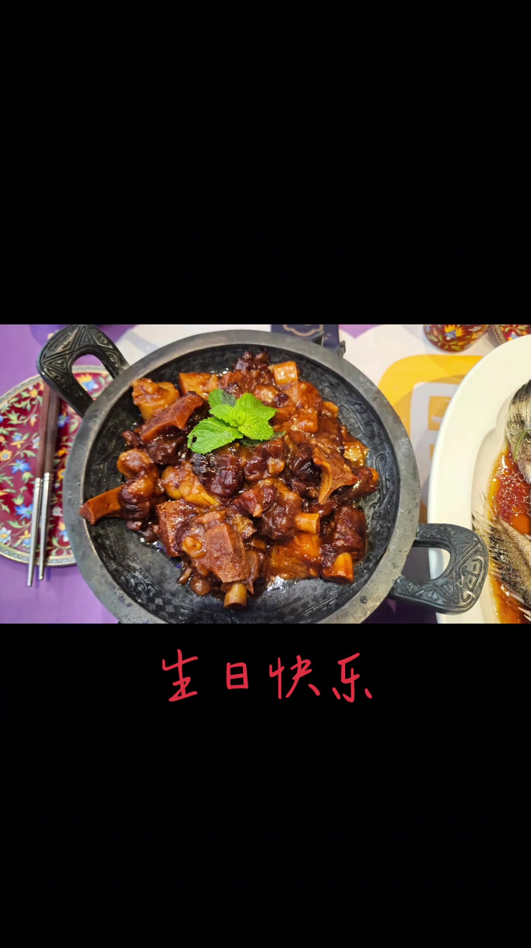 妻贤子孝，老伴买T恤儿子给钱，儿媳订蛋糕饭店
