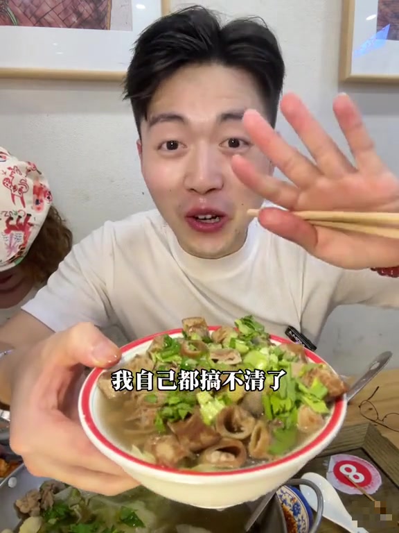 滨江天街吃到还原四川翘脚牛肉锅