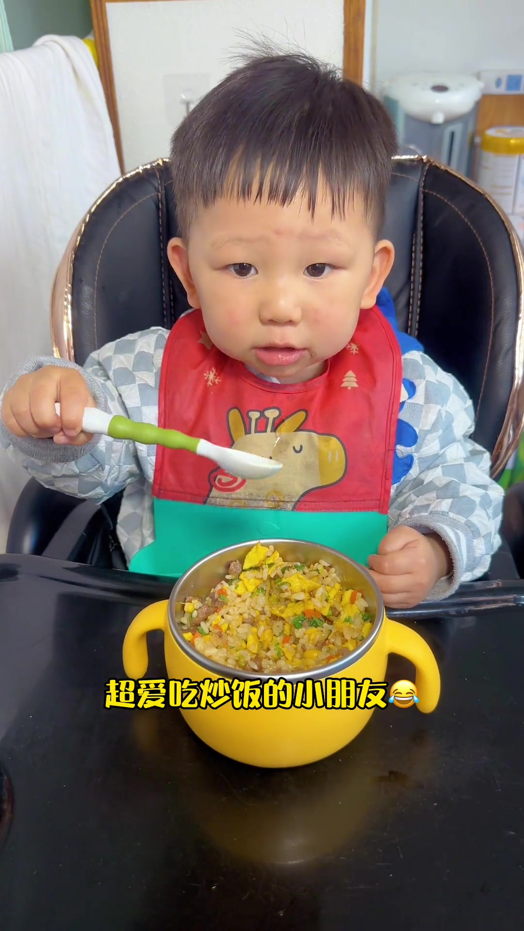 饭渣宝宝光盘的牛肉蛋炒饭，有菜有肉有饭，营养均衡