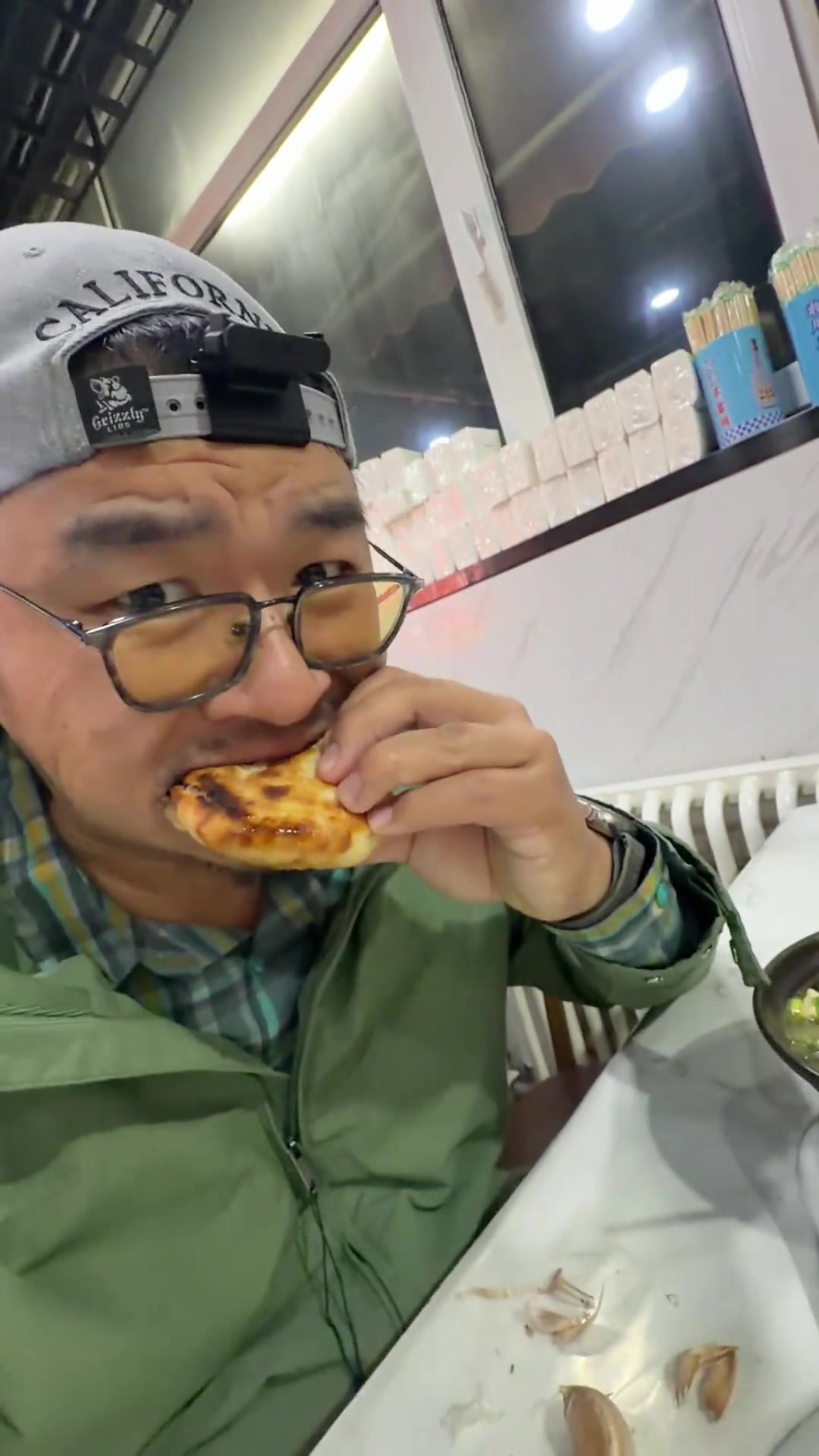 保定驴肉火烧，香到跺脚！