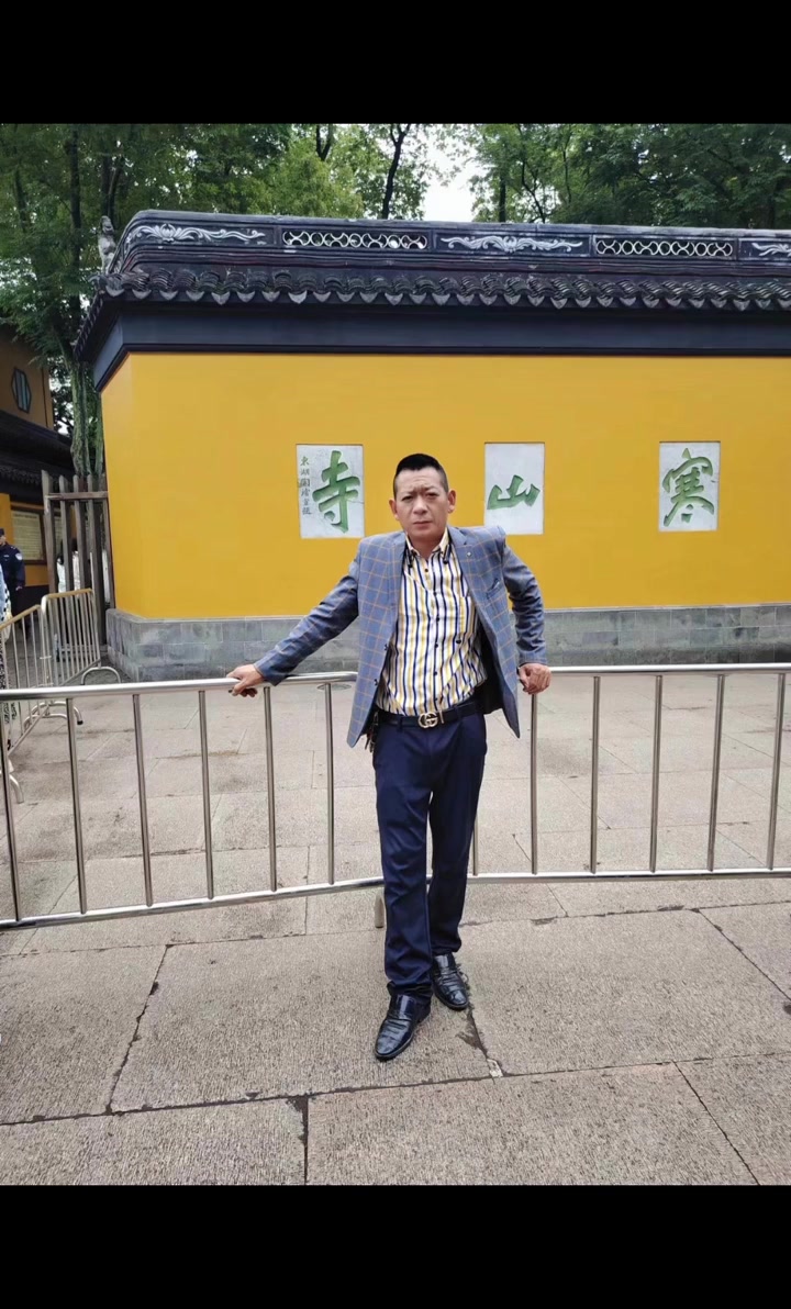 生日快乐，自制水果蛋糕庆生