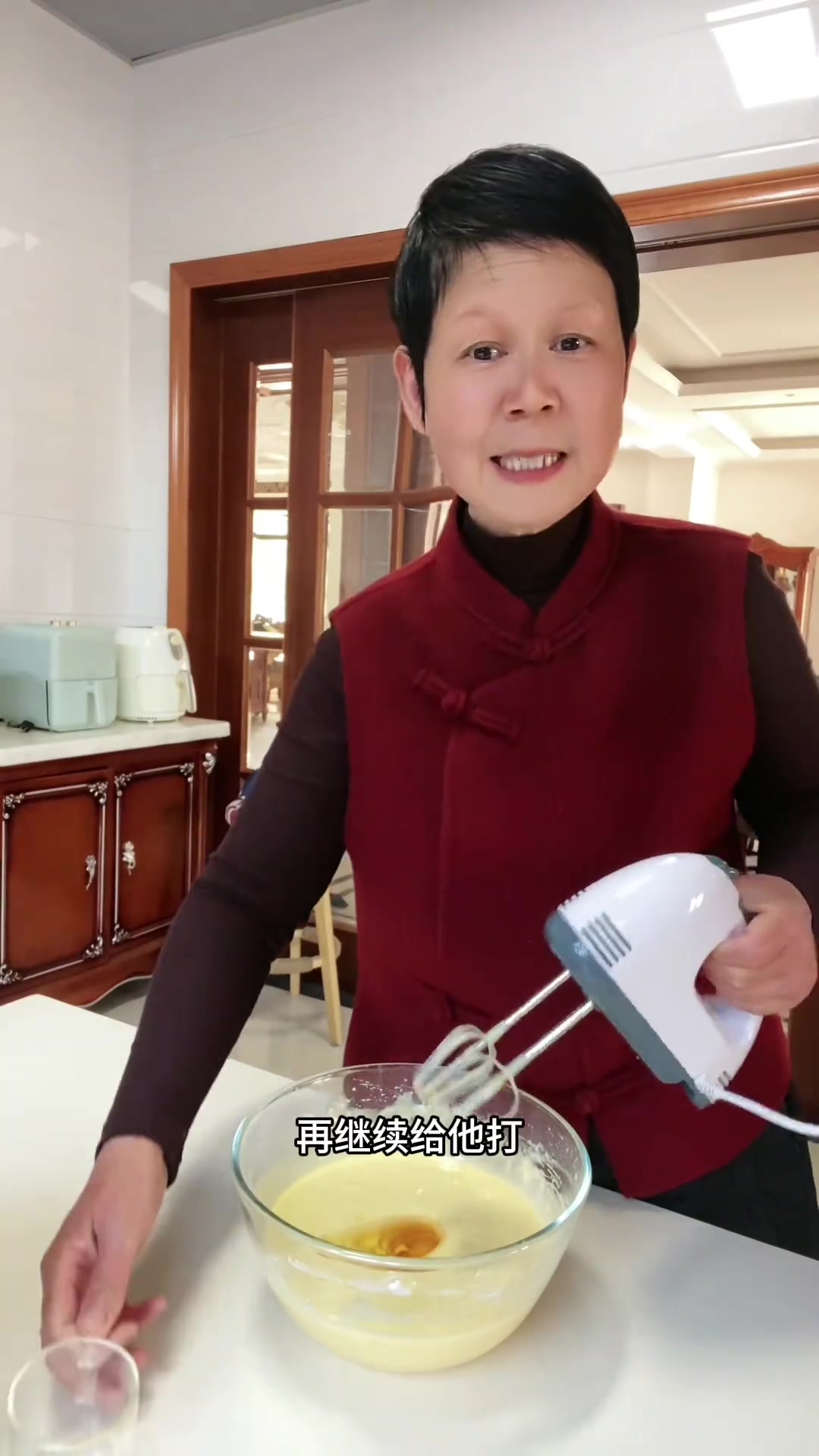 电饭煲就能做蛋糕，简单又好吃