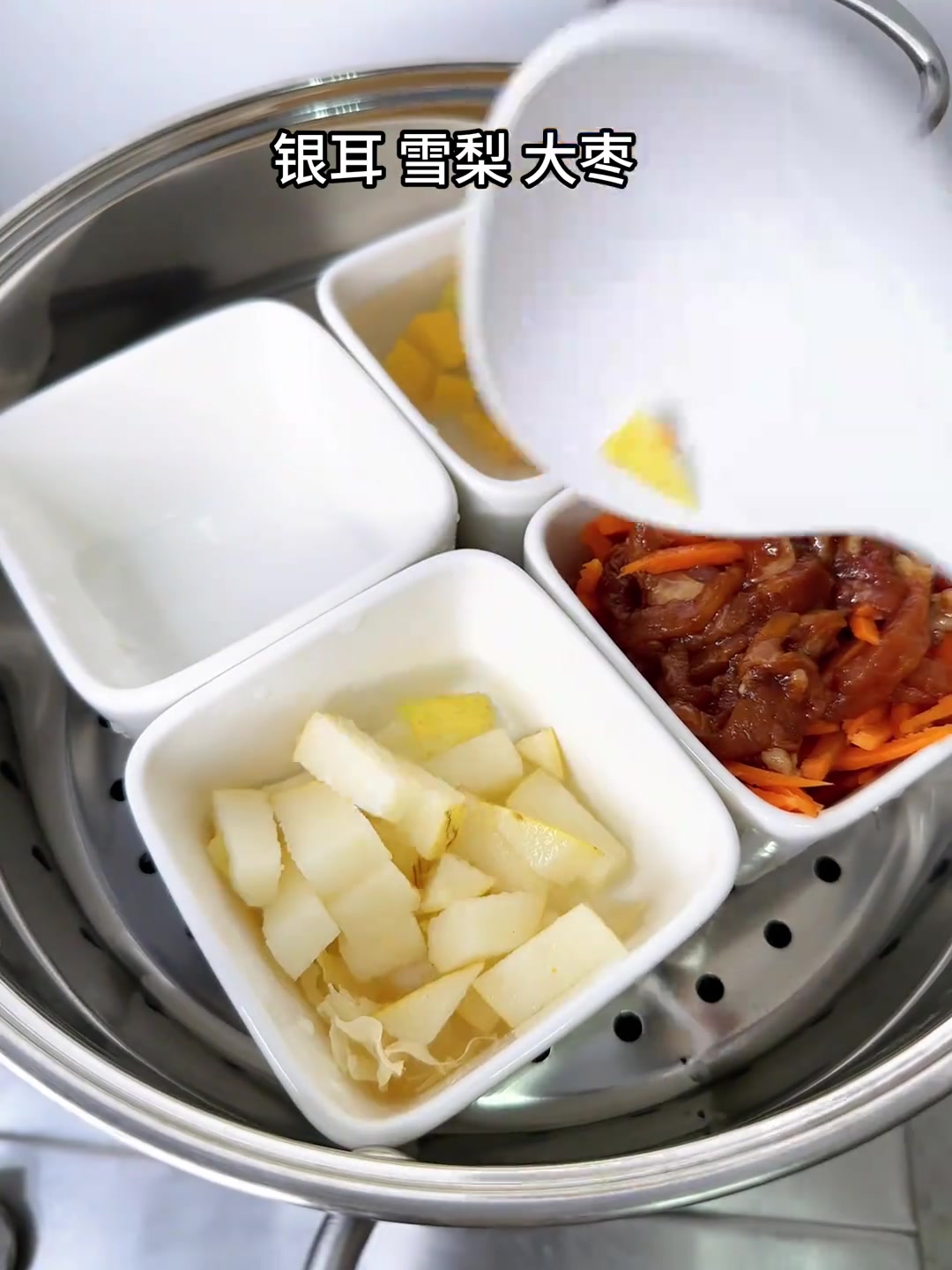 两岁宝宝午餐：一锅蒸轻松搞定饭菜汤