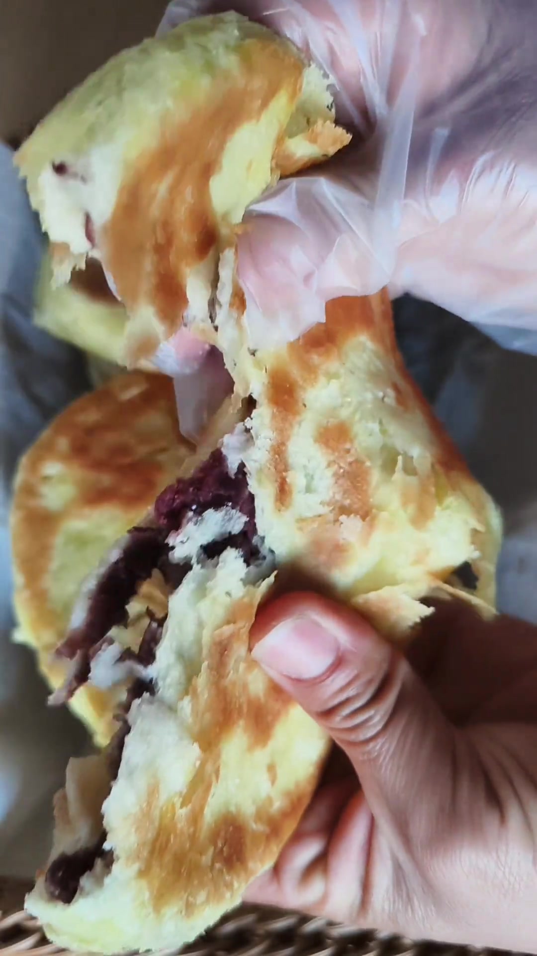 记录农村生活，家的味道：酥皮豆沙饼