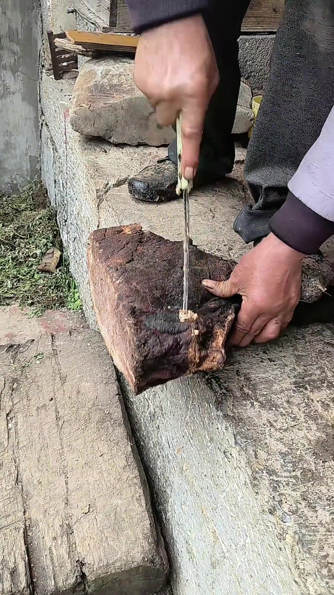 山卡卡农村柴火灶烟熏腊肉，舌尖上的味道