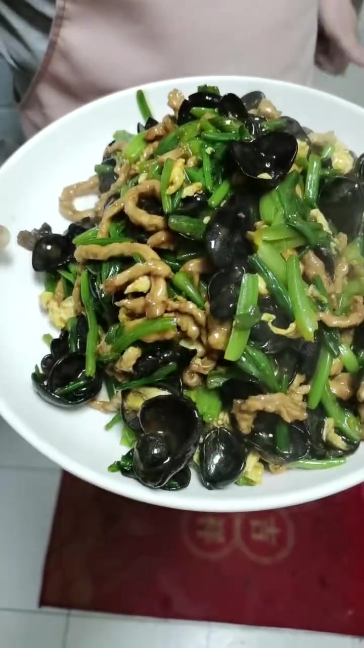 木须肉烧菠菜，地道家庭版！