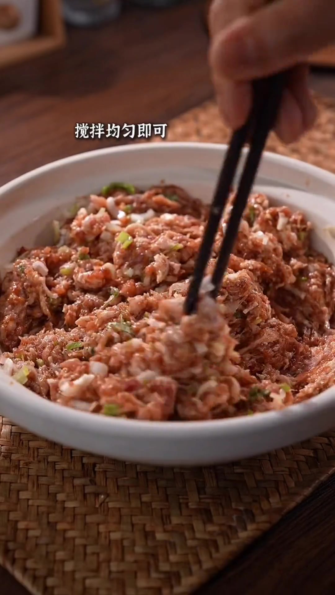 猪肉大葱馅包子，鲜嫩多汁