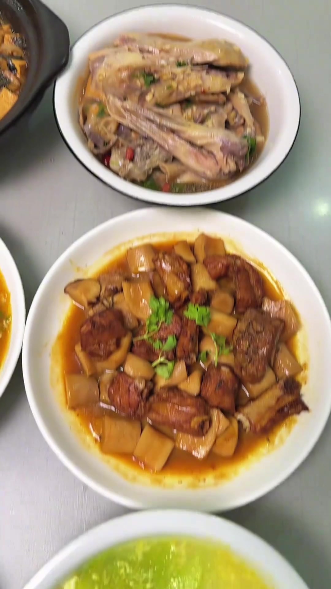 推荐土豆丝炒肉、大白菜烧油渣等家常菜食材搭配