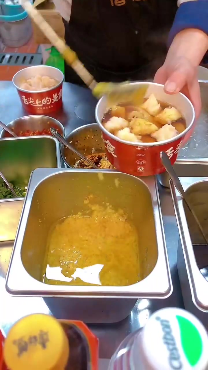 青浦吾悦广场打卡温州人开的虾滑小吃店