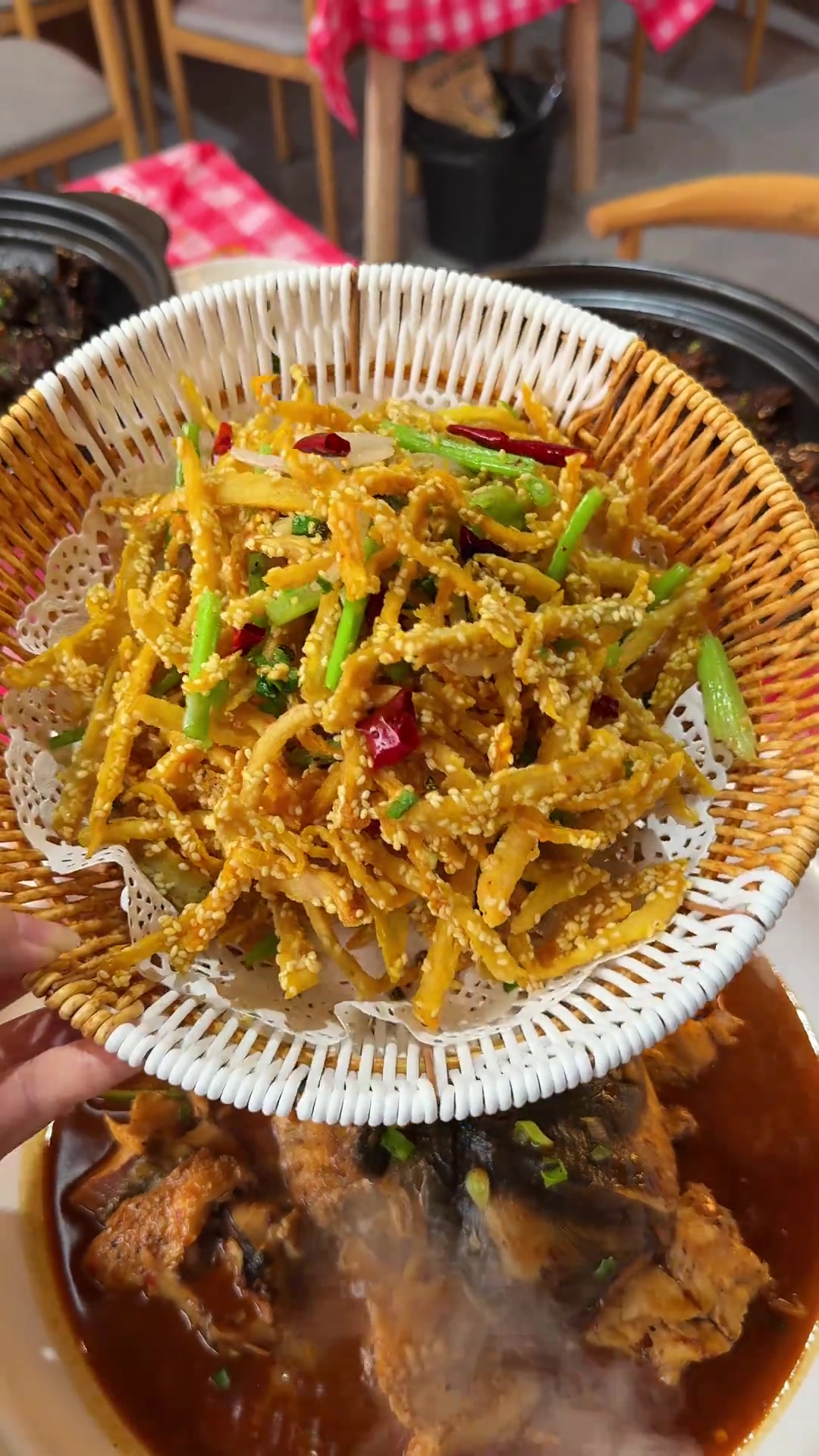 东海武汉黑鸭煲！甜辣口可冲，辣度慎选，鸭软鱼浓鱼头泡饭