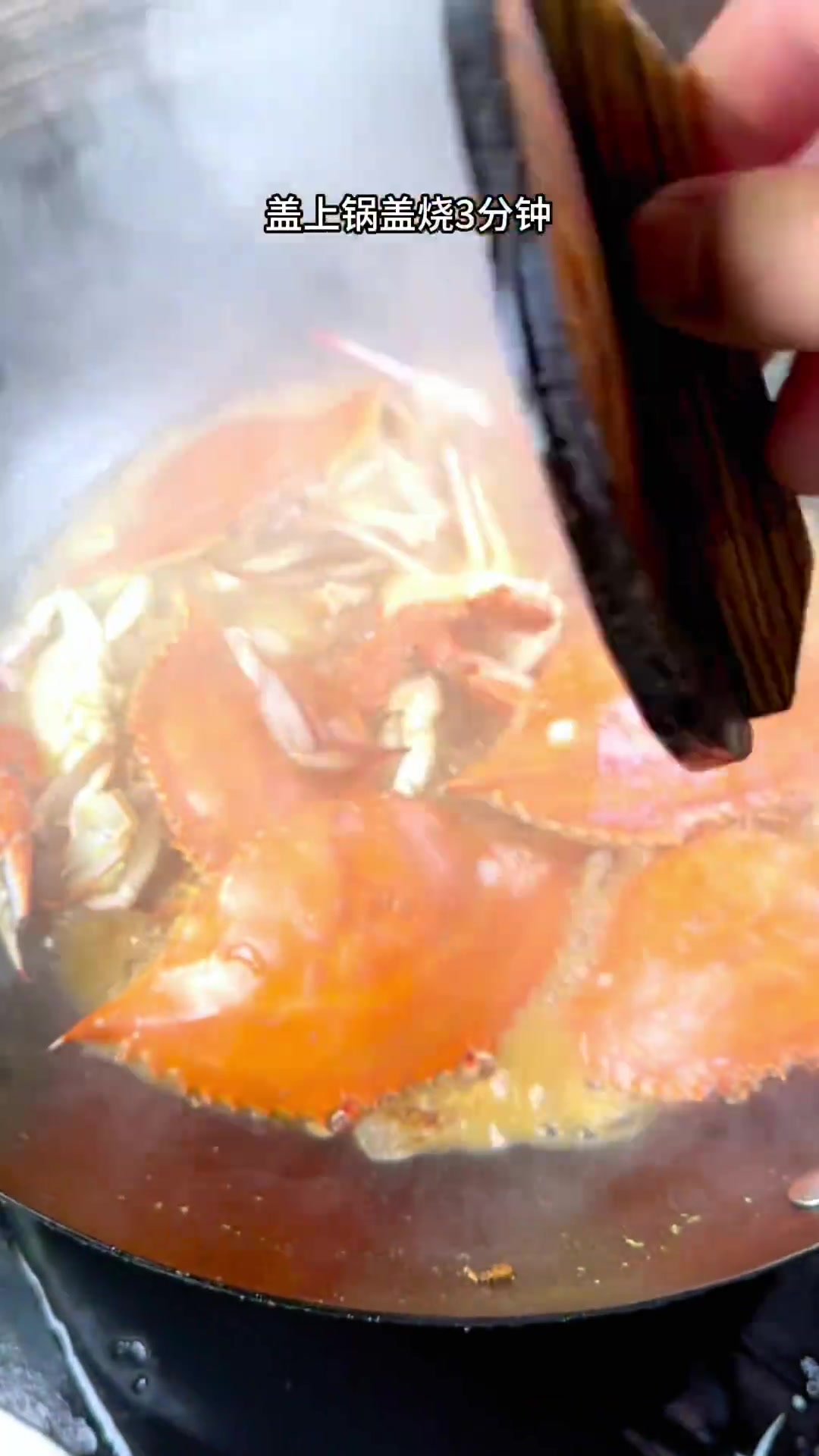 梭子蟹除清蒸还能红烧，好吃到舔手指超入味