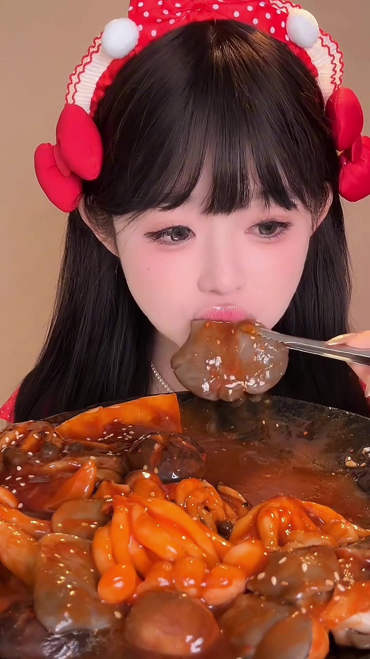 簸箕炊+菌菇拼盘啃啃