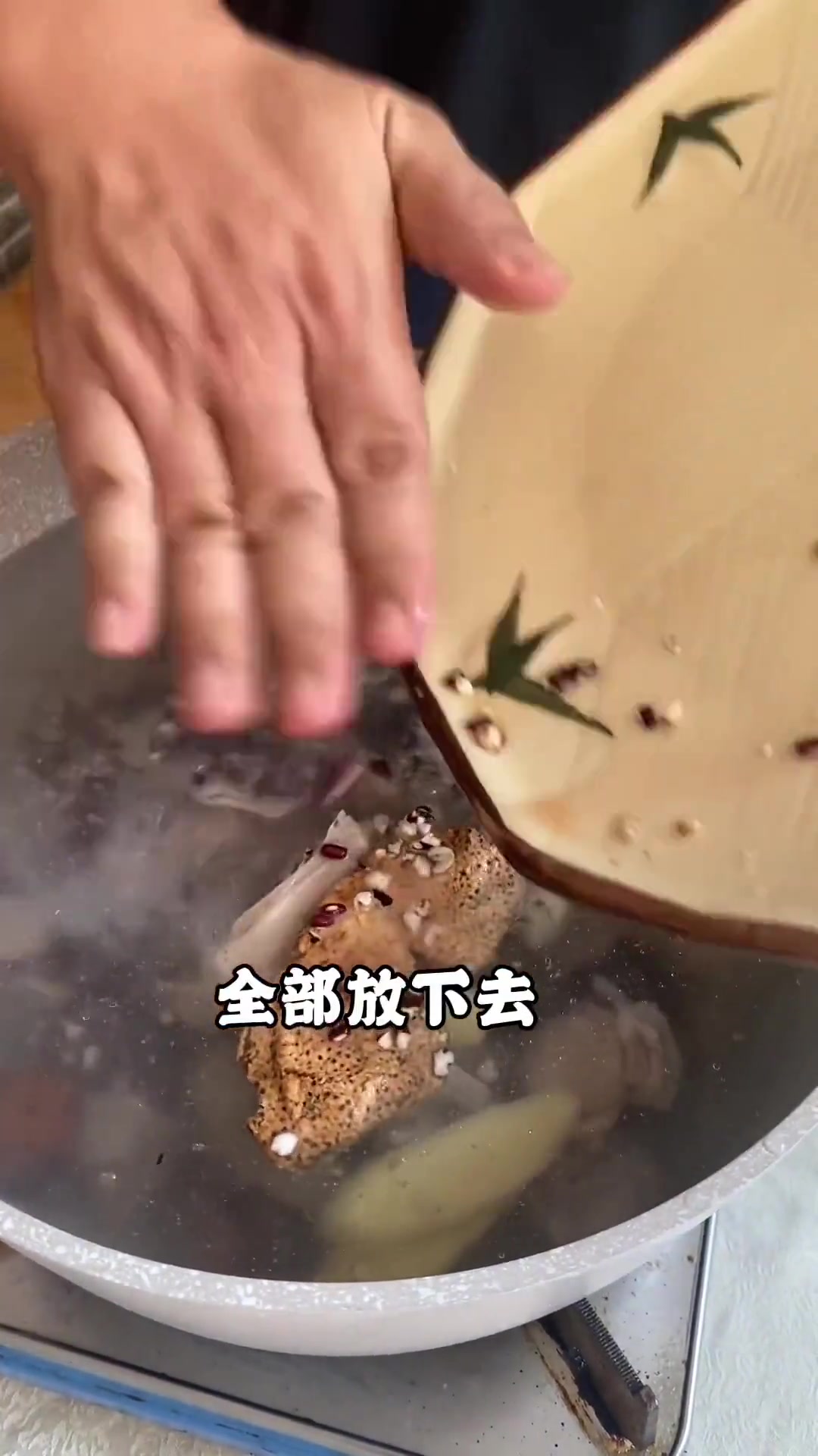 三伏天消暑，教你煲冬瓜荷叶水鸭汤