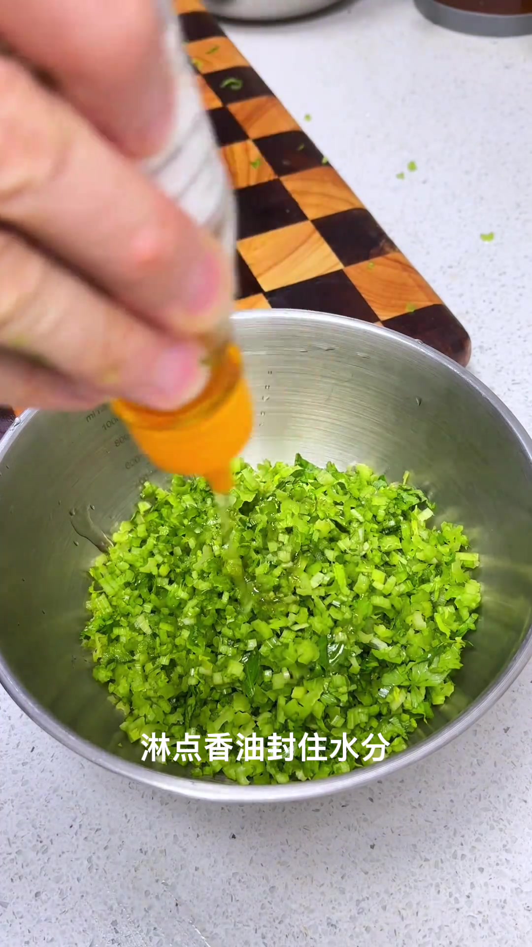 芹菜猪肉馅饺子和白菜猪肉馅饺子,你们喜欢吃哪一种?