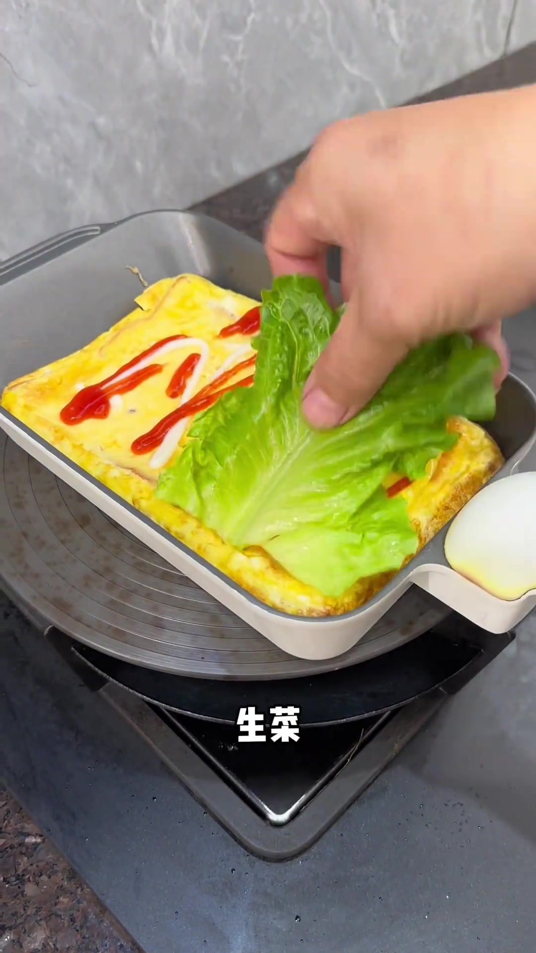 给孩子做午餐肉芝士三明治，简单好吃又营养，你也赶紧试试