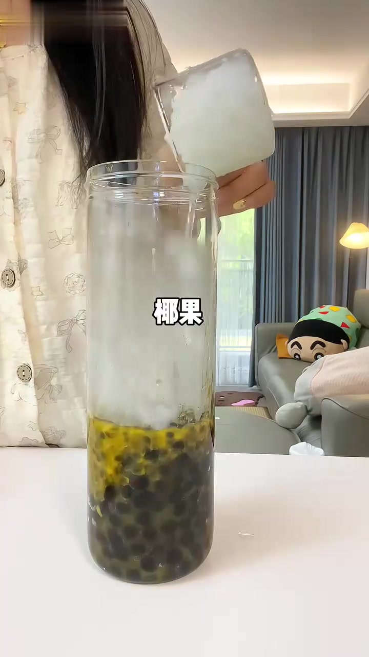 在家自制一大杯超级好喝的百香果双响炮～