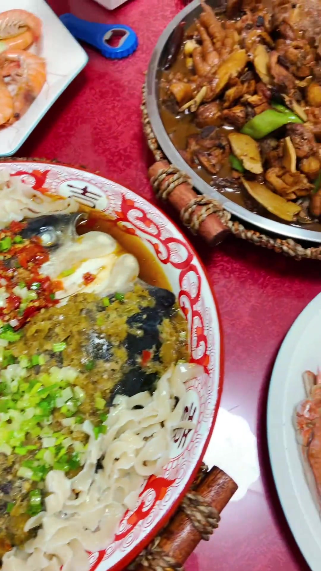 大季家好友小聚，尝青阳炒鸡、剁椒鱼头