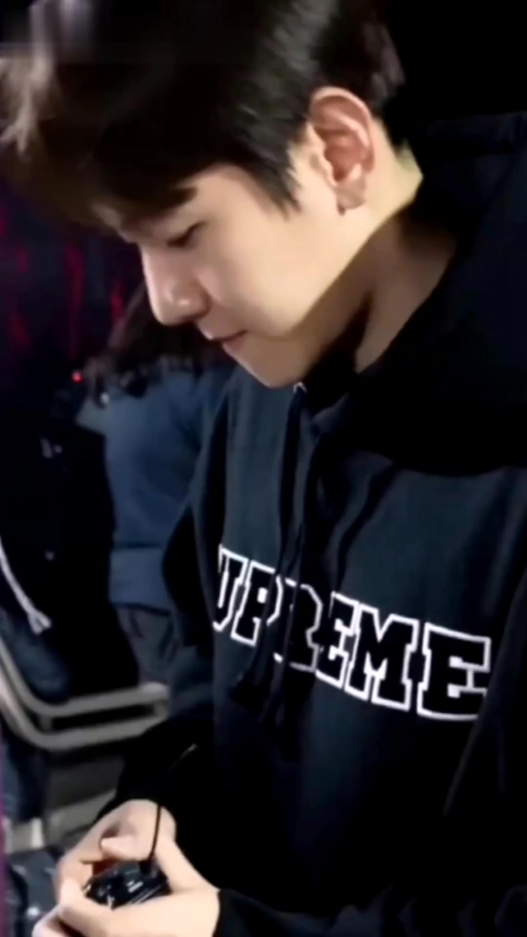 「边伯贤/做梦向」当你把自己的联系方式给别人时