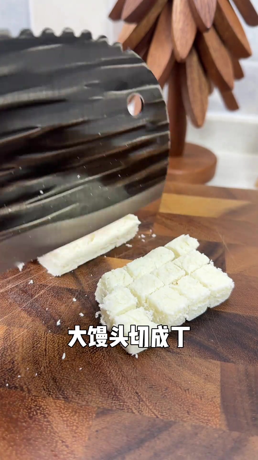 孩子开学早餐怎么做？火腿蔬菜堡简单营养