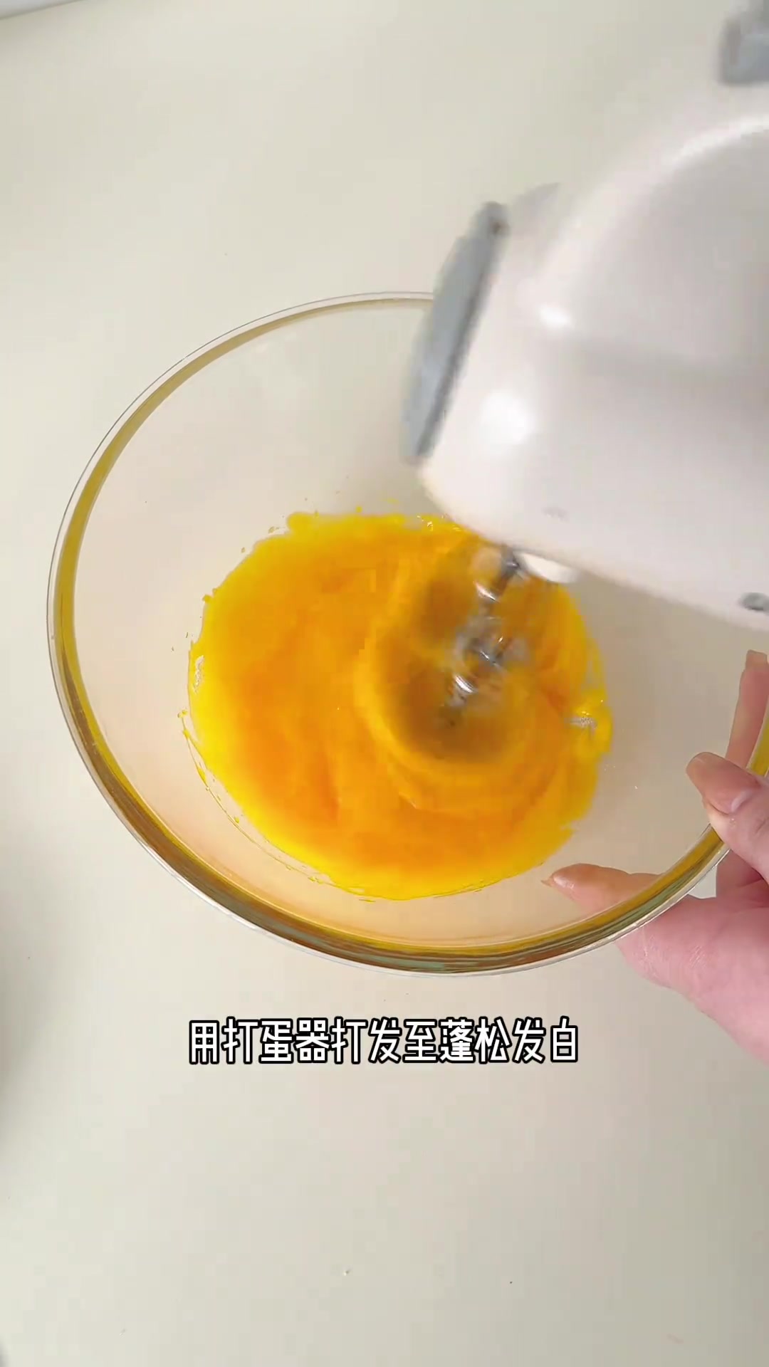 经典虎皮蛋糕新手一次成功，3种材料做纹路清晰不开裂