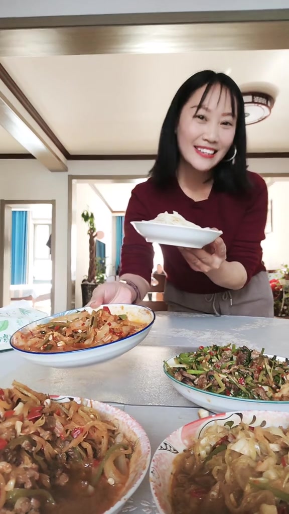 自己动手丰衣足食的家常菜，新疆特色拌面