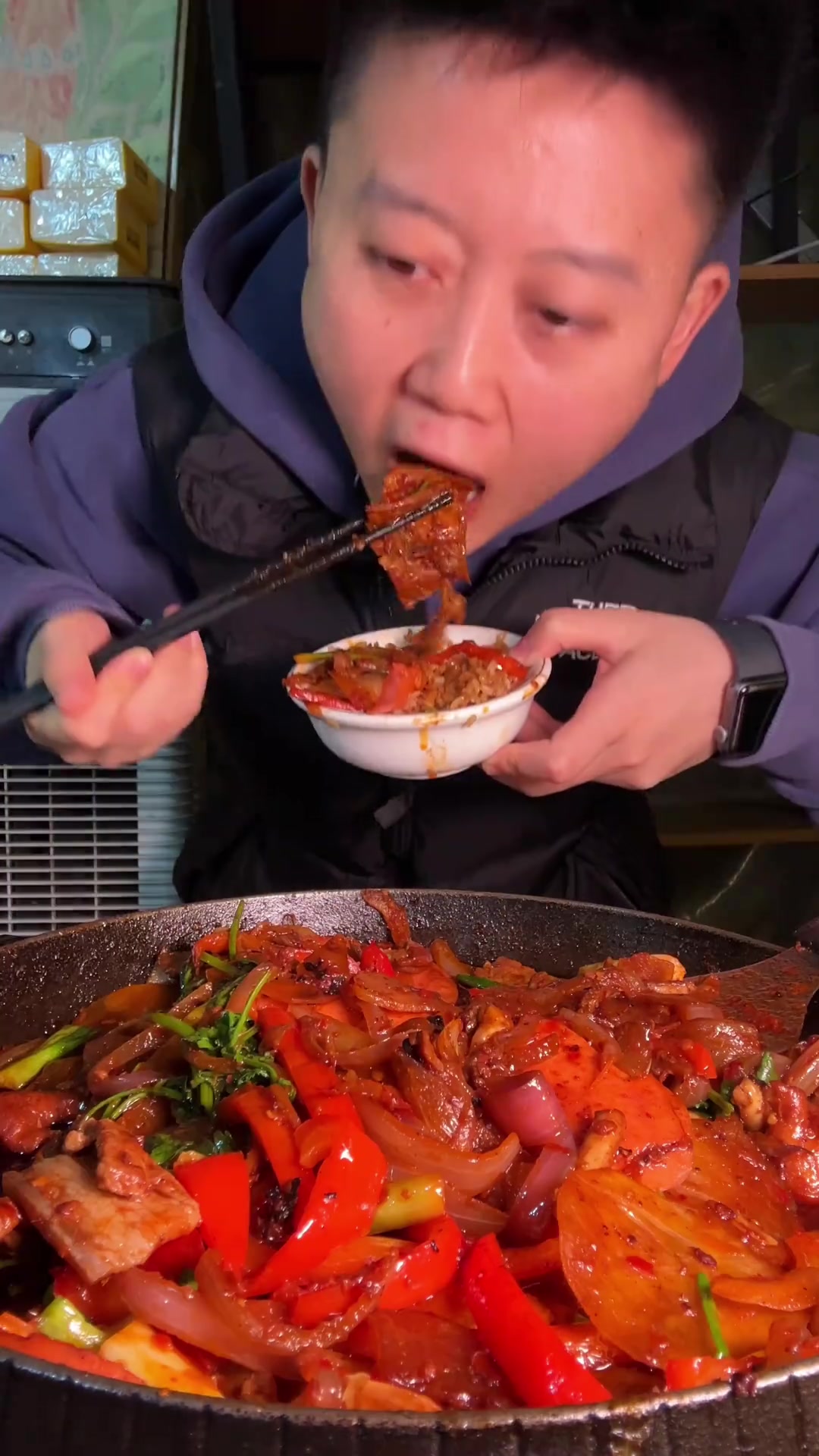成都街边铁板烧，苍蝇馆子里的深夜美味！