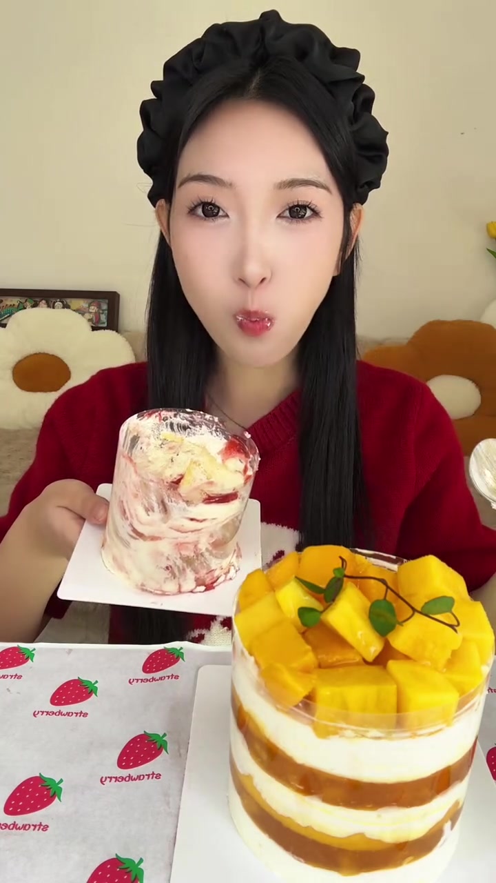 沉浸式品尝，漂亮小蛋糕与草莓糖葫芦！